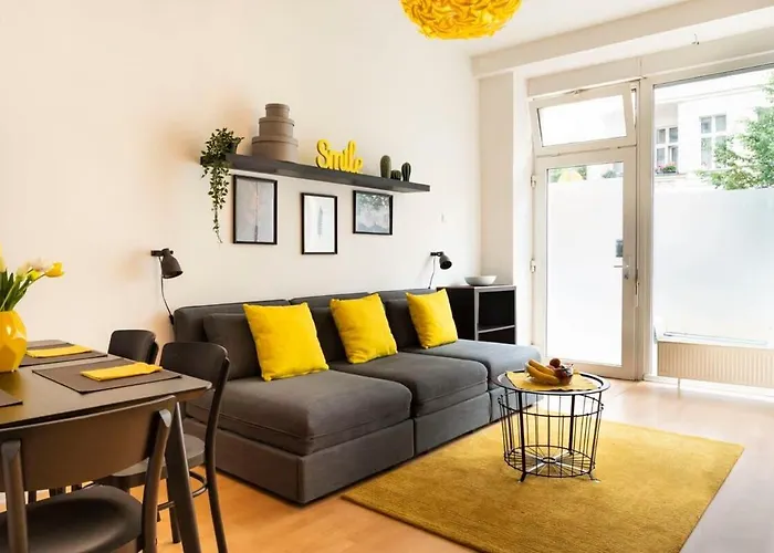 Family At Mauerpark Selfcheckin Street Parking 公寓