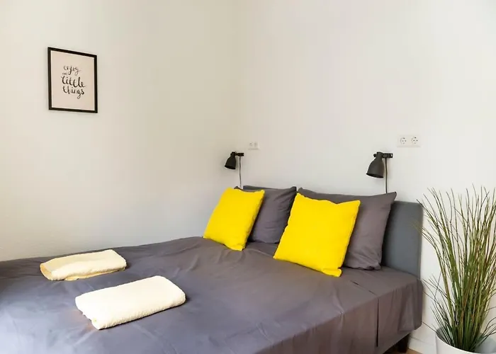 Family At Mauerpark Selfcheckin Street Parking Lägenhet Berlin