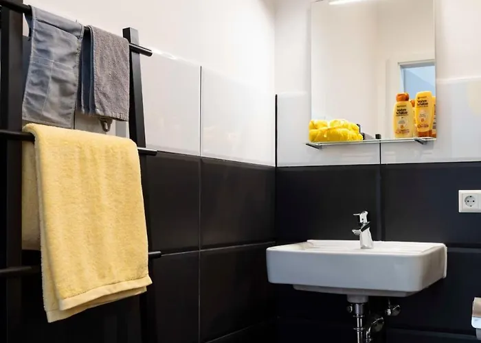 Lägenhet Family At Mauerpark Selfcheckin Street Parking *